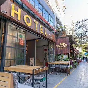 Hotel Viva La Butik, Smirne